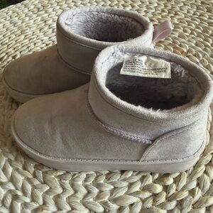 Soft Lilac girls winter boots sz 12